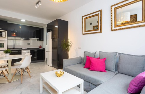 Capuchinos Apartamento | H2M Carrera Capuchinos Parking y AA