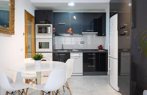 Capuchinos Apartamento | H2M Carrera Capuchinos Parking y AA