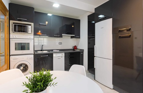 Capuchinos Apartamento | H2M Carrera Capuchinos Parking y AA