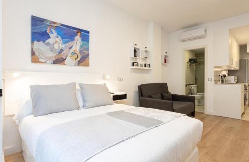 La Merced Apartamento | H2M Dos Aceras Loft ground floor, air conditioning, wifi