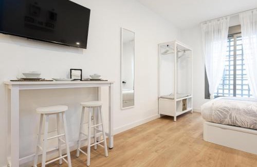 La Merced Apartamento | H2M Dos Aceras Loft ground floor, air conditioning, wifi