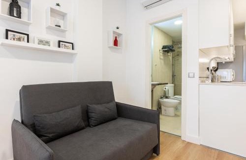 La Merced Apartamento | H2M Dos Aceras Loft ground floor, air conditioning, wifi