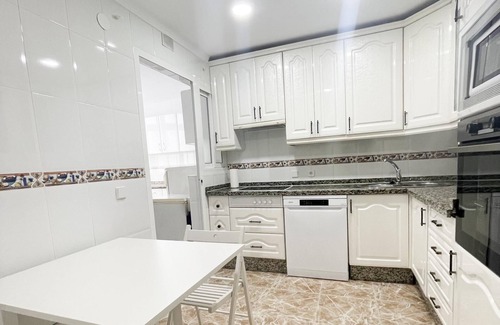 Jardin de la Abadia Apartamento | Holidays2Malaga Tomas de Echeverría 150 mts playa & Parking & WIFI