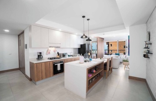 Granada Apartamento | H809 - Penthouse Living | 2 Balconies | Pool | Gym