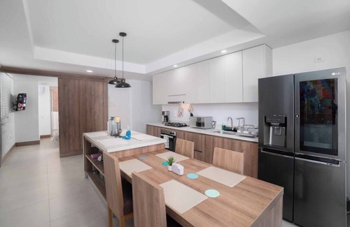 Granada Apartamento | H809 - Penthouse Living | 2 Balconies | Pool | Gym