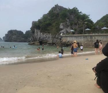 Cat Hai Hotel | Ha Thu Sea View Hotel