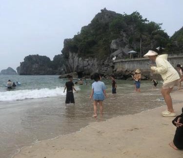 Cat Hai Hotel | Ha Thu Sea View Hotel