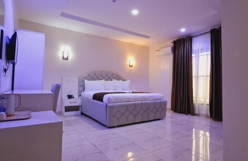 Amuwo Odofin Hotel | HABAB GRAND RESORT