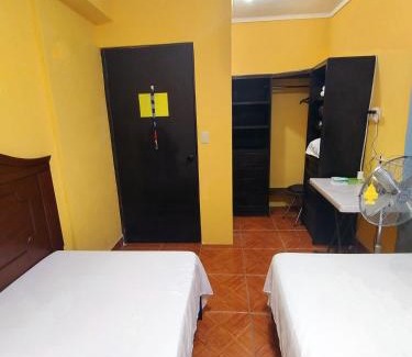 Matamoros Casa | Habitación 2 Camas Individuales, Baño Compartido