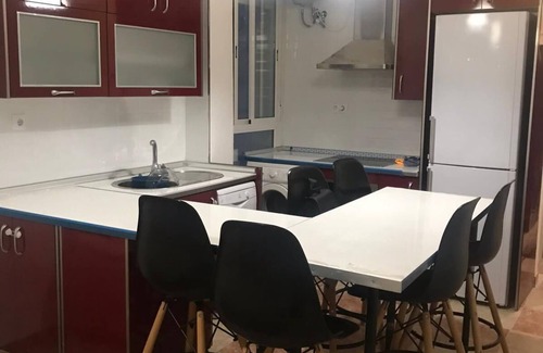 Sevilla Este Apartamento | Habitación acogedora en piso céntrico de Sevilla, a 10 min del centro histórico.