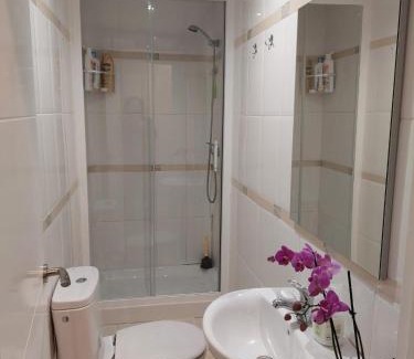 Cuatro Caminos Casa | Habitación cerca centro de Madrid