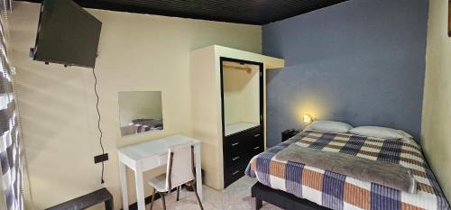 Tulcán Apartamento | Habitación con baño privado