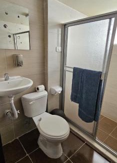 Tulcán Apartamento | Habitación con baño privado