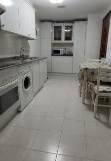 La Coruna Casa | Habitación con baño privado en Coruña ciudad