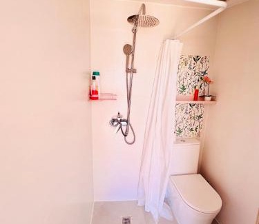 Caudiel Casa | Habitación con baño y cocina
