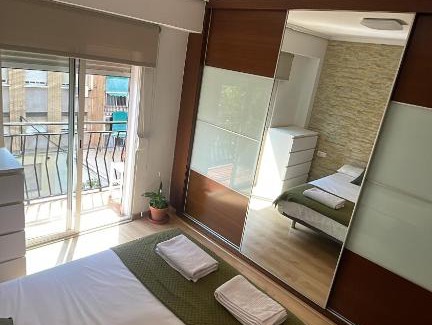 Marxalenes Casa | Habitación con balcón en piso compartido