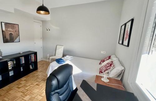Beiro Casa | Habitación doble con baño privado en el centro de Granada