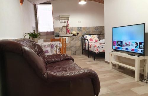 Monistrol de Montserrat Casa | Habitación independiente con baño y patio en Cremallera de Montserrat