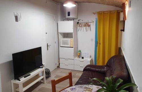 Monistrol de Montserrat Casa | Habitación independiente con baño y patio en Cremallera de Montserrat