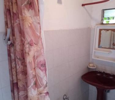 Mar de Ajó Apartamento | Habitación y dptos 1 y 2 amb con estacionamiento cerca del mar