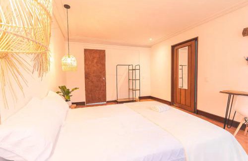 Astorga Apartamento | Habitacion con baño compartido en el Poblado -A6