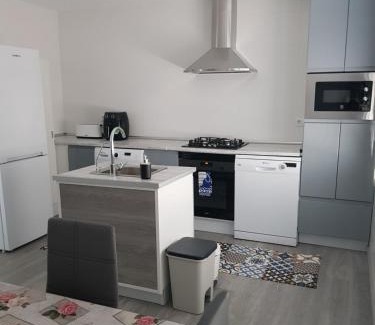 Vilanova de Sau Cabina | Habitacion en alojamiento turistico compartido con la amfitriona, estancias compartidas baño, terraza, cocina
