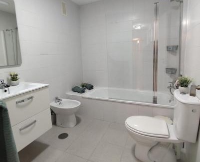 Camas Casa | Habitacion Familiar LOVELY SEVILLA con baño compartido