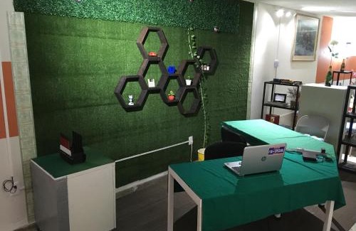 León Casa | Habitacion privada en Centro Lopez Mateos con Aire Acondicionado Oficina Estacionamiento
