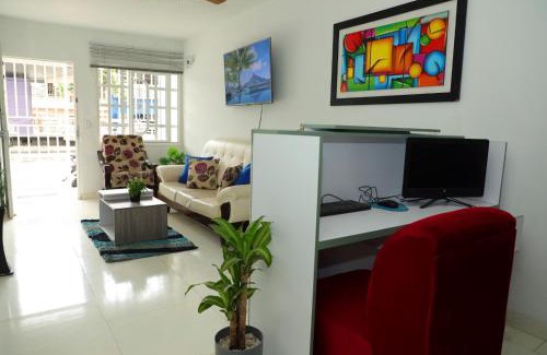 Cali Casa | HABITACION SMART - baño semiprivado