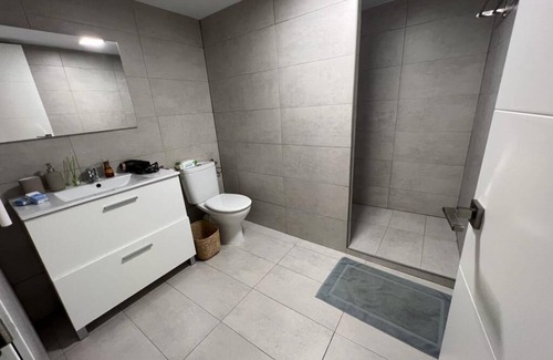 Biescas Casa | Habitaciones para 9 personas en centro de Biescas