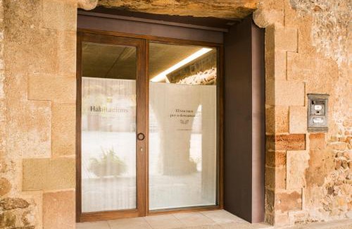 Santa Pau Casa | Habitacions Plaça Major