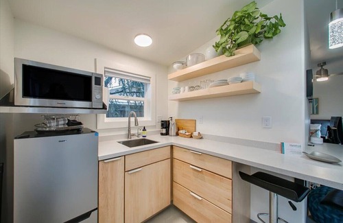 Sunset Apartamento | #HabitueHomes - Green Spot Studio- Dog Friendly!