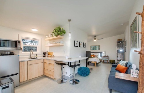 Sunset Apartamento | #HabitueHomes - Green Spot Studio- Dog Friendly!
