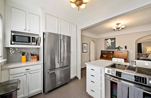 North End Casa | #HabitueHomes- Hand House - 3 King Beds / 3 Baths on 3 floors