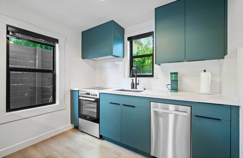 Flamingo Parks Apartamento | Hacienda Flamingo Unit 3 - Modern 1BR Hideaway with Double Queen Beds