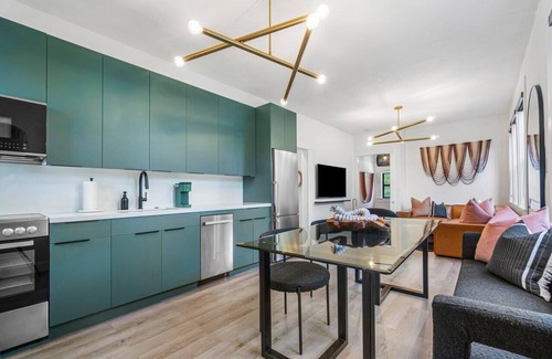 Flamingo Parks Apartamento | Hacienda Flamingo Unit 4 - Chic 2BR Retreat Near Shops and Restaurants