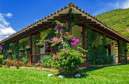 Toro Casa | Hacienda La Tulia Eco Hotel