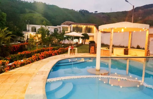 Súa Casa | Hacienda Style house 3 min from the Beach