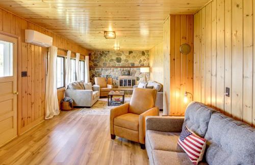 Hackensack Casa | Hackensack Waterfront Retreat on Tenmile Lake