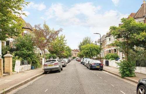 Hackney Downs Casa | Hackney Haven: 4BD Stylish Family Gem
