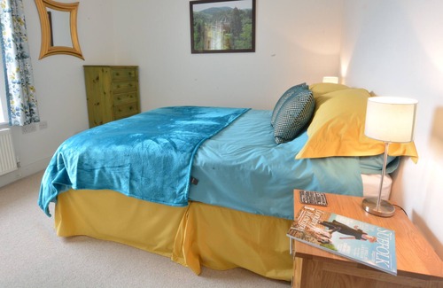 Blythburgh Cabaña | HADDON, BLYTHBURGH, family friendly, with pool in Reydon