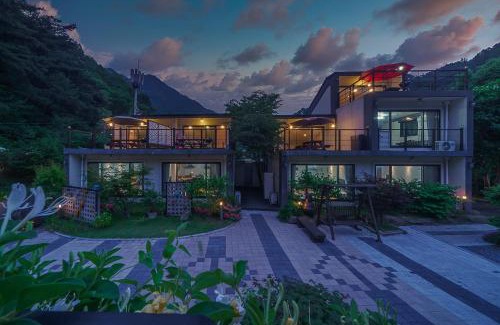 Hwagae Casa | Hadong Dreams Pension