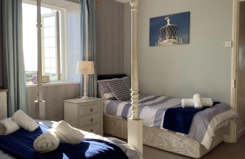 The Lizard Cama Y Desayuno | Haelarcher Farmhouse and Helicopter B&B