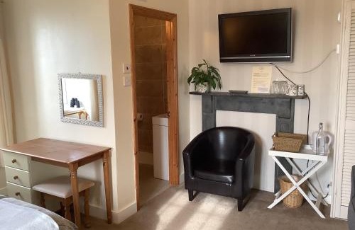 The Lizard Cama Y Desayuno | Haelarcher Farmhouse and Helicopter B&B