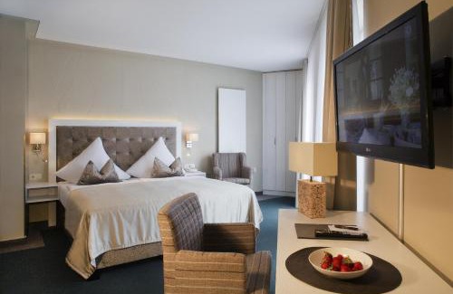 Ueckermuende Hotel | HafenHotel PommernYacht