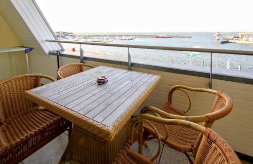 Wiek Apartamento | hafennahe Ferienwohnung mit Balkon und Meerblick - Hafenhäuser Wiek Wohnung 15