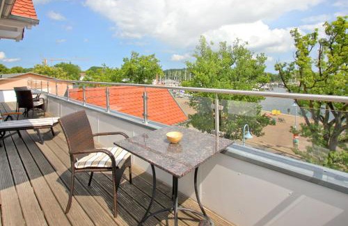 Lauterbach Apartamento | hafennahe Penthousewohnung mit Meerblick - Hafenresidenz Lauterbach FeWo 2-7