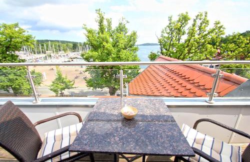 Lauterbach Apartamento | hafennahe Penthousewohnung mit Meerblick - Hafenresidenz Lauterbach FeWo 2-7