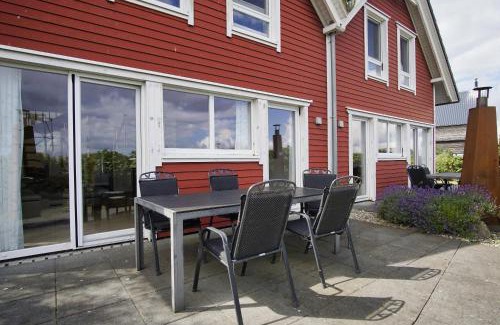 Monchgut-Granitz Casa | hafennahes Ferienhaus mit Terrasse und Meerblick - Ferienhaus TimpeTe Steuerbord