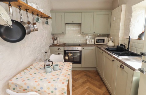 Llanbedrog Cabaña | HAFOD, pet friendly, country holiday cottage in Llanbedrog